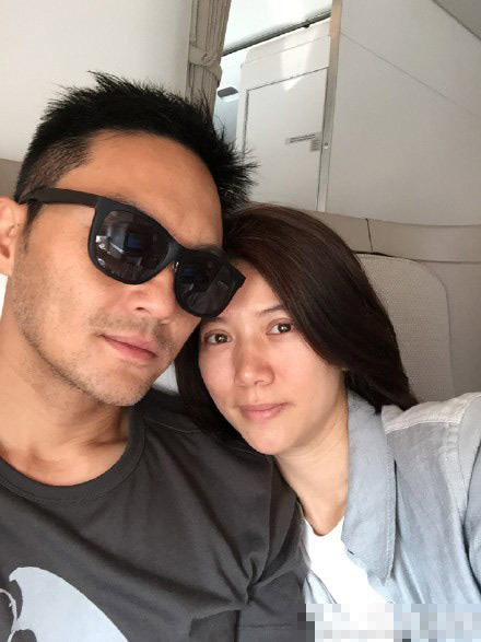 袁咏仪一家三口游美国 张智霖父子暴帅抢镜/图