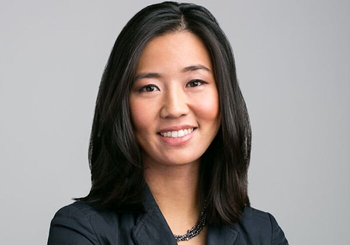 美媒:波士顿选出首名华裔女议长 吴弭当选