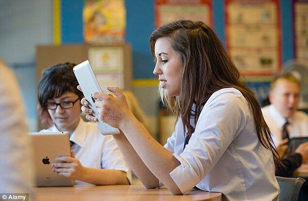 英国女生课堂保持沉默 害怕被认为"缺乏吸引力"