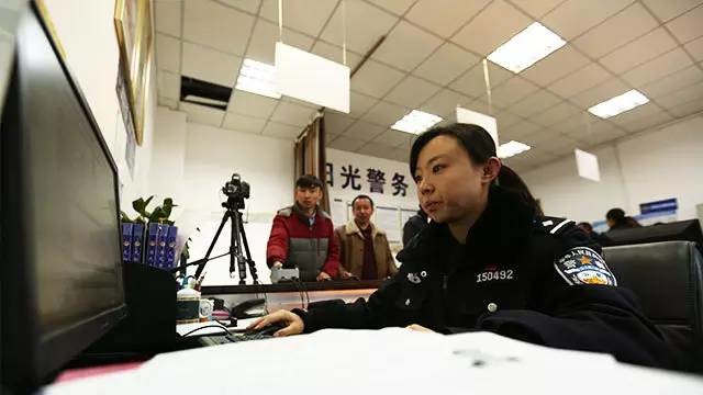 在拉萨办的居住证和身份证同时丢了怎样补办身