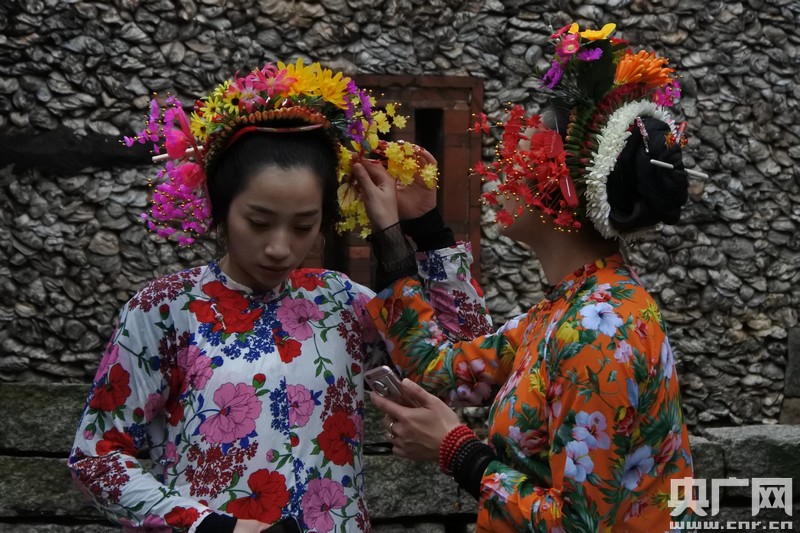 福建泉州蟳埔妈祖天香巡境 蟳埔女展闽南海丝风情