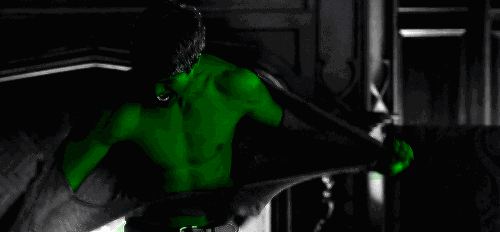 拈花轻摆,眼波流转的对绿巨人微微一笑, 就把绿巨人妥妥的安抚了下来