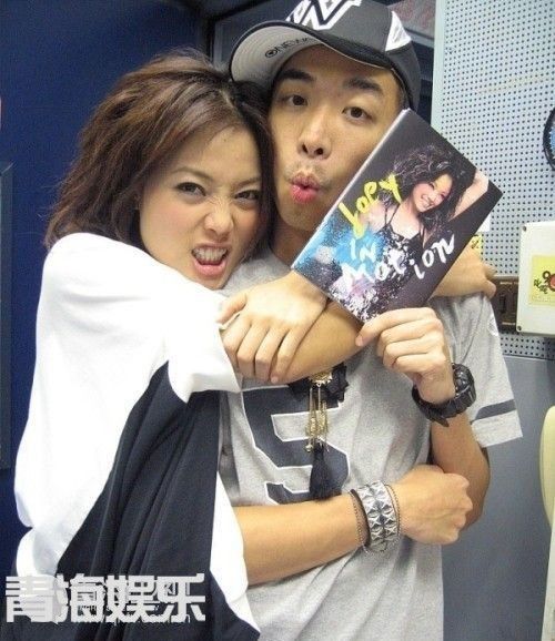 既,又大腕的明星全揭秘哦!他们的生活照和幕后照大家好奇吗!,养眼的!知道都有谁?杨幂,刘诗诗、赵薇、张柏芝,范冰冰、谢娜、孙俪、邓超、林心如,陈意涵,陆毅,李小冉,古天乐,汪涵,陈冠希,何润东,刘若英等等,不看会后悔啊!