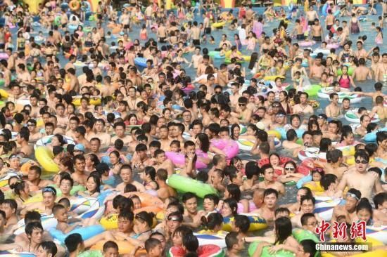 重庆高温致汽车自燃玻璃热炸 未来三天气温达