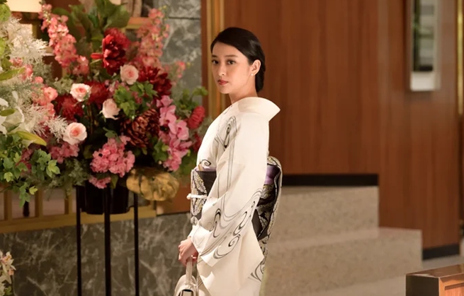 "绝代魔女"再现荧屏 武井咲时隔三年续拍人气日剧《黑色皮革手册》