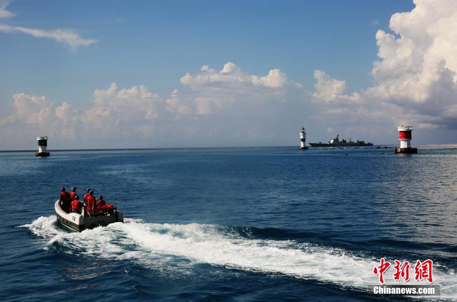 解放军南海舰队远海训练编队巡航南沙