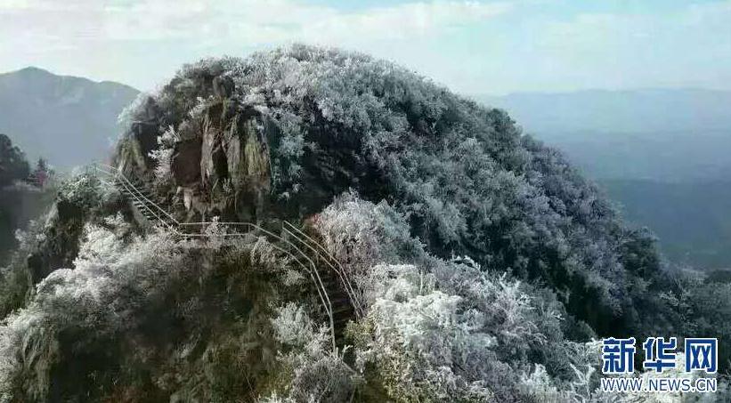 广东金子山现冰雪奇观
