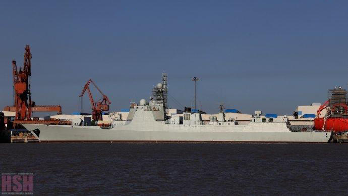 中国船厂加速建造052d驱逐舰