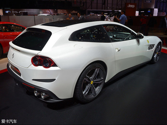 法拉利2016款gtc4lusso