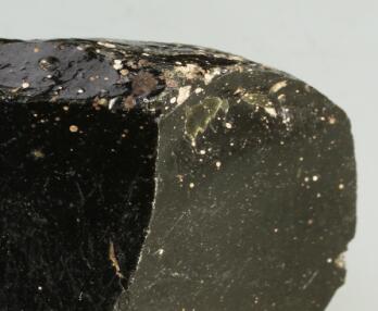 玻璃陨石:难得的稀世珍宝