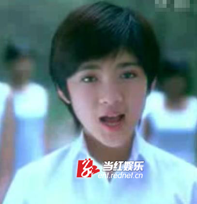青春美少女蒋中一重返歌坛 画风变大变