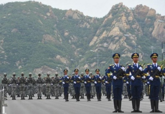 揭秘阅兵军服：加入时尚元素