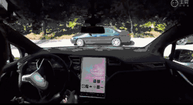 特斯拉发布最新全自动驾驶功能:自动侧方停车