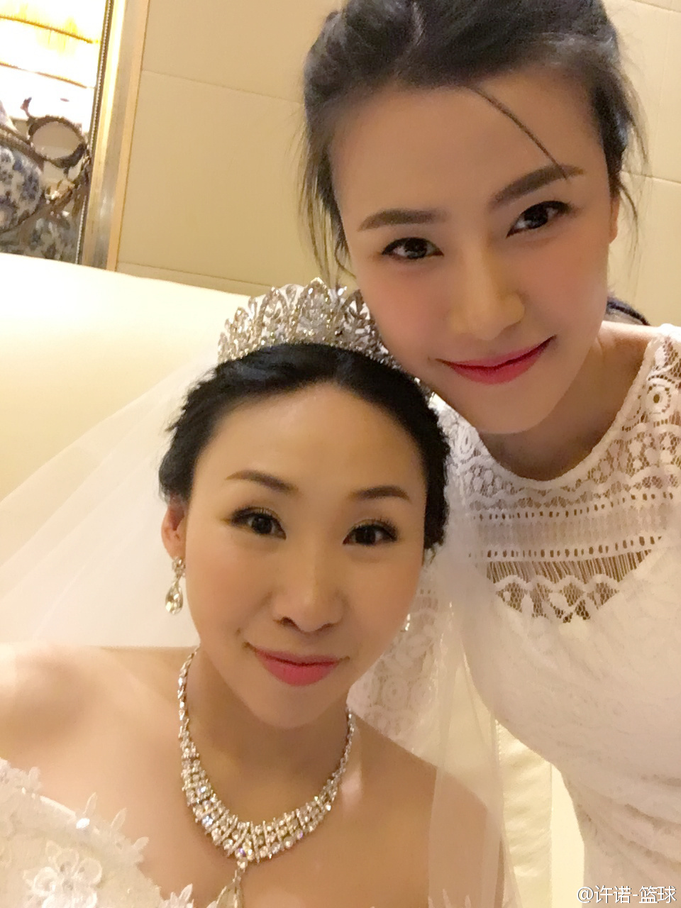 苗立杰美女现场蕾丝许诺云集美女裙抢镜视频生殖器婚礼外图片