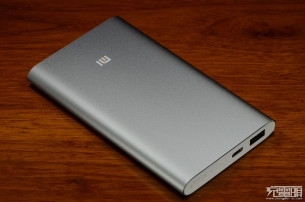 小米移动电源高配版摔坏_小米移动电源高配版充不进电_小米移动电源高配版摔坏