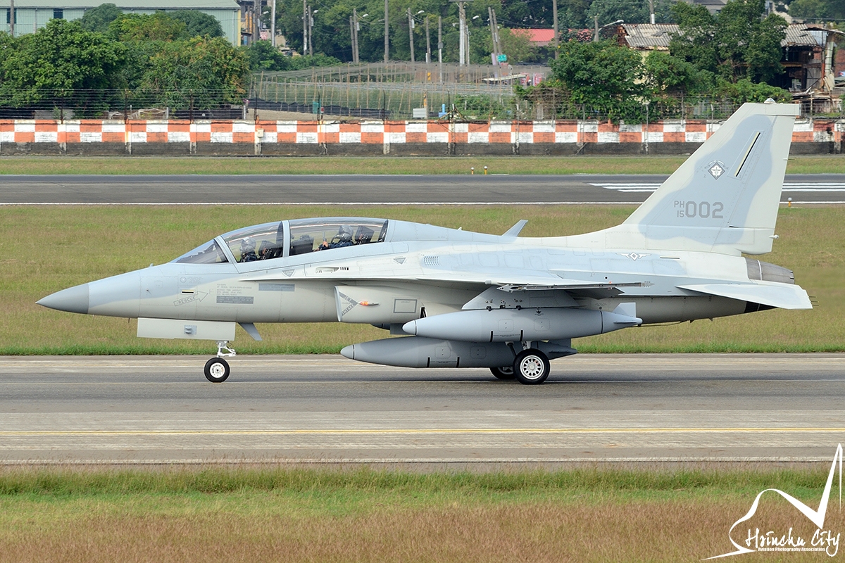 3月29日菲律宾从韩国接收到第4批的两架fa-50战斗机,至此菲空军装备