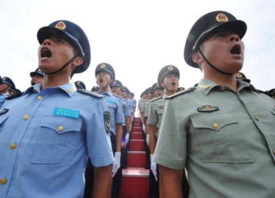 揭秘阅兵军服：加入时尚元素