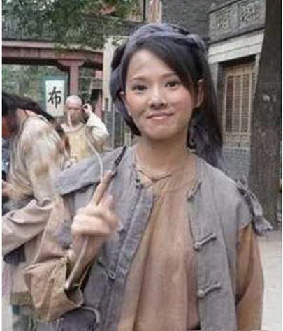 明星扮乞丐杨颖郑爽难掩可爱气质 赵丽颖看着很凄凉!